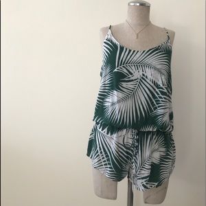 Mikoh romper size 2💕